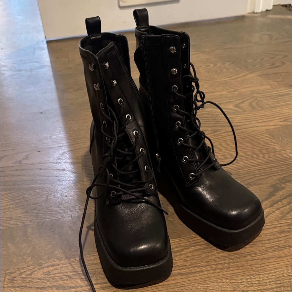 Steven New York Beena Combat Boot  size 10 nwt